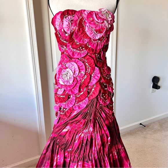 TONY BOWLS Paris 3D Floral Sequin Beaded Mermaid Pageant Prom Gown—SZ. 4 - Picture 3 of 17